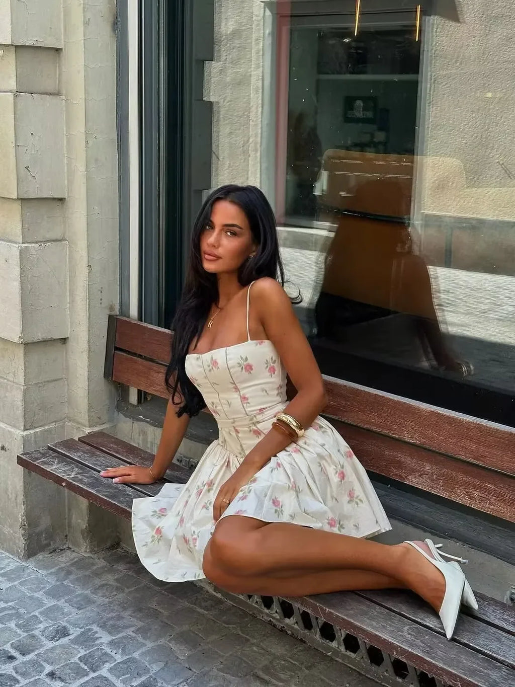 שמלת מיני פרחונית בגזרת מחוך וחצאית דגם Nicolette