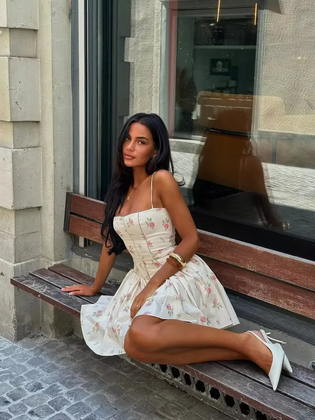 שמלת מיני פרחונית בגזרת מחוך וחצאית דגם Nicolette
